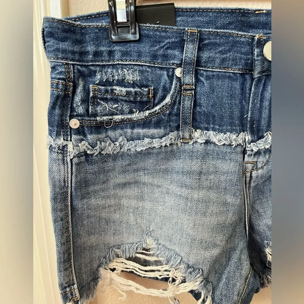 NWT Women’s Blank NYC The Essex Classic Cut-Off Jean Shorts Size 26 #225